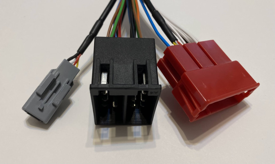 Серый разъем для подключения микрофона — Lada Vesta SW Cross (1G)