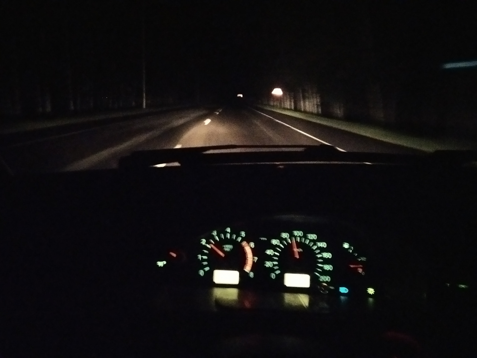 Фото спидометра на большой скорости ночью ваз 2114