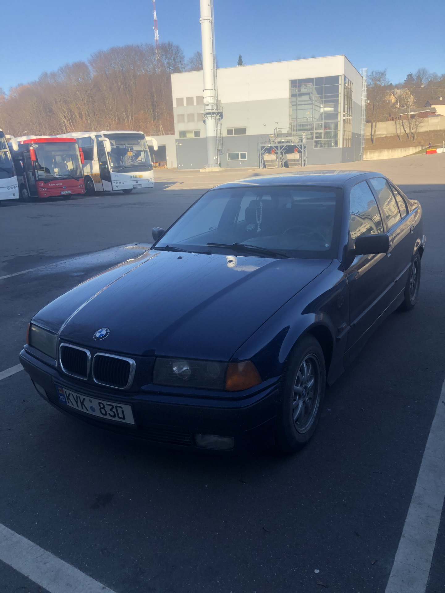 Бмв 6 2004 года. Бэха на литовских номерах. Bmw 5 e39 2000. Bmw 525i e39. Господи це бэха на литовских текст.