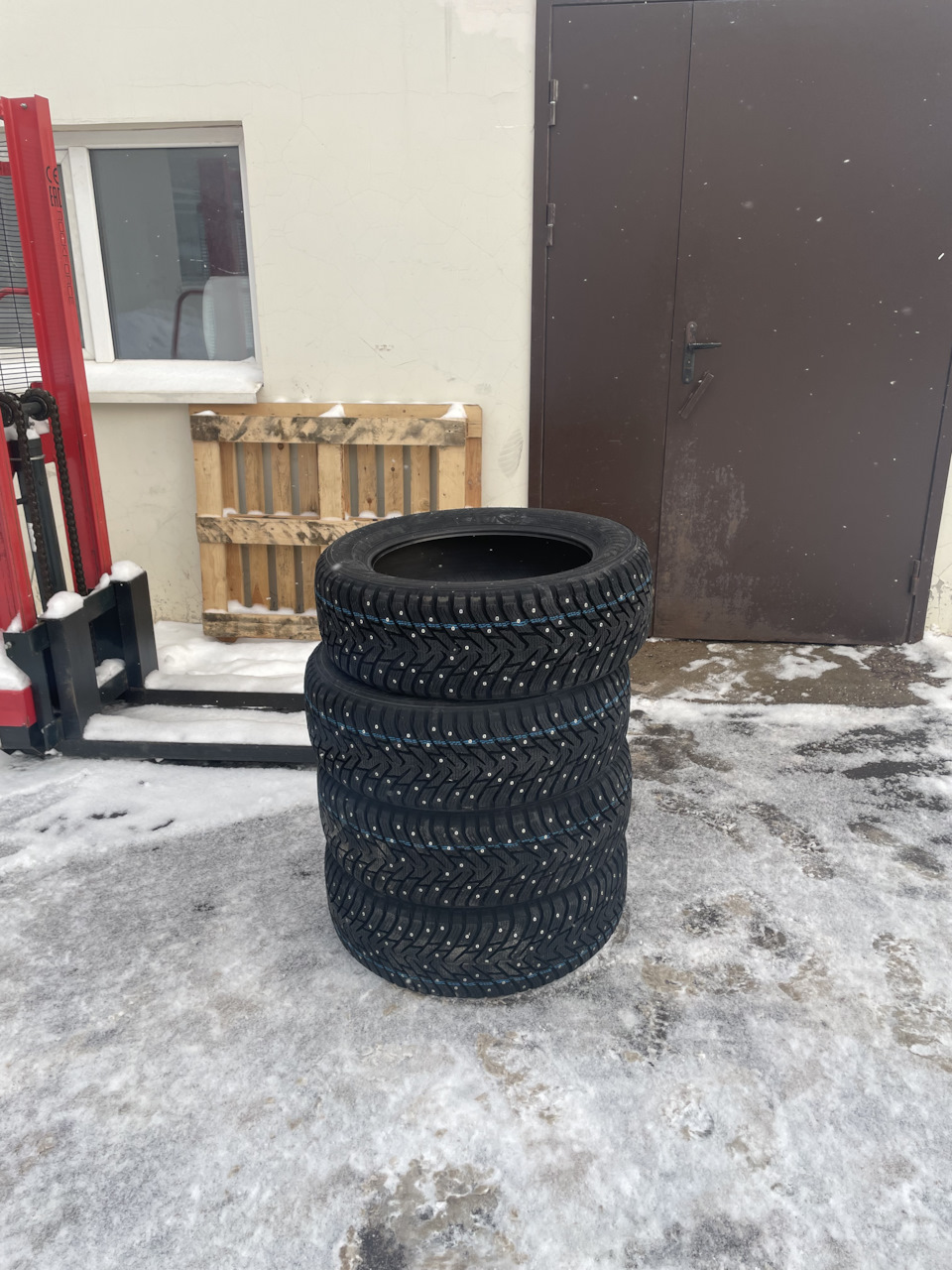 Зимние шины Nordman 8 SUV 235/55 R19 — Volvo XC60 (2G), 2 л, 2018 года ...