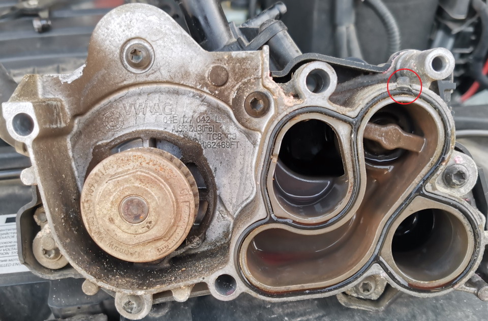 Плавающая температура ----> замена термостата — Volkswagen Jetta VI, 1 ...