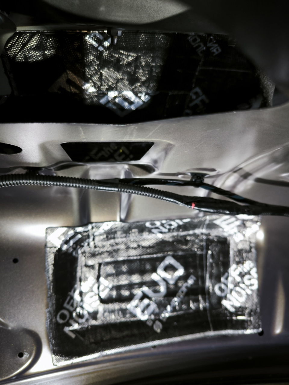 Процесс шумоизоляции — Renault Fluence