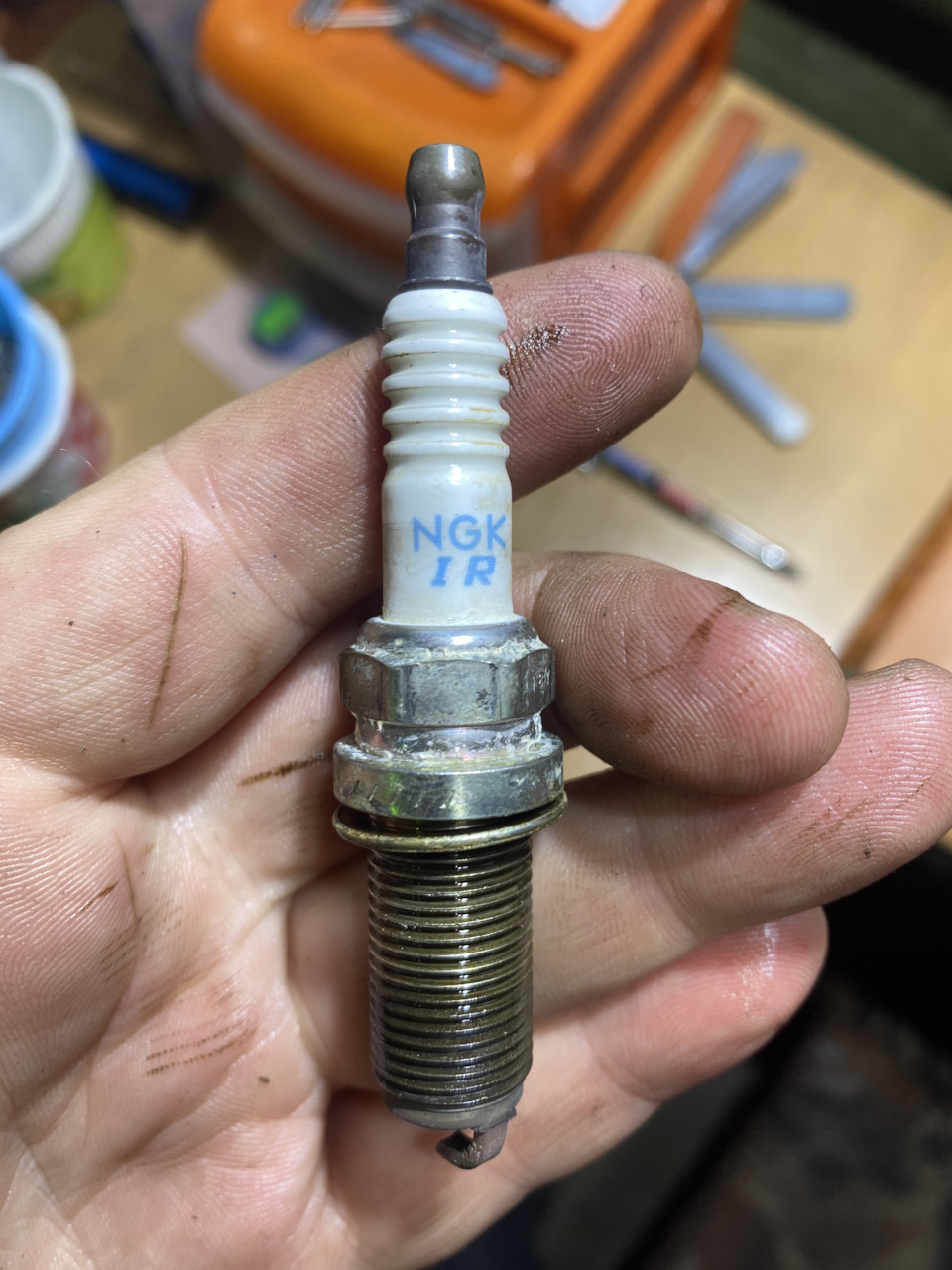 Регулировка свечей зажигания. — Hyundai H-1 (2G), 2,4 л, 2009 года ...