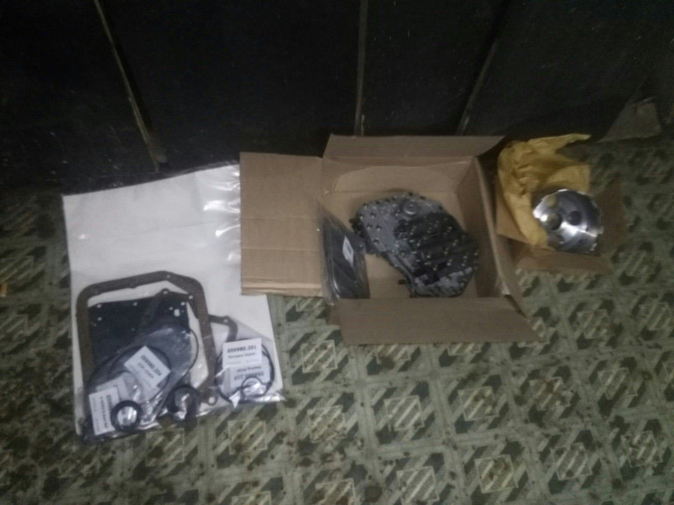 Замена лампочек в стоп сигнале и полернул сам стоп — Toyota Corolla ...