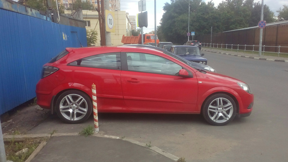 Opel Astra h 2008 красная