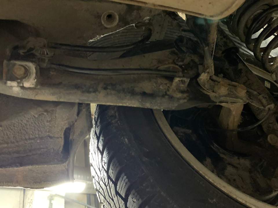 Штатный ручник с электроприводом EPB на МКПП (Electronic Parking Brake