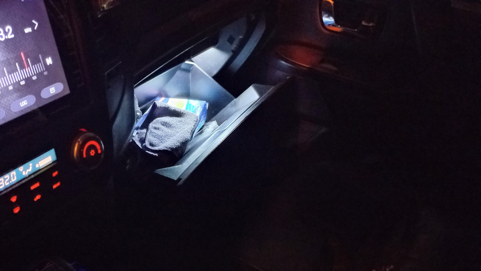 💡🌞Замена лампочки в бардачке на Паджеро 4 — Mitsubishi Pajero (4G), 3 л ...