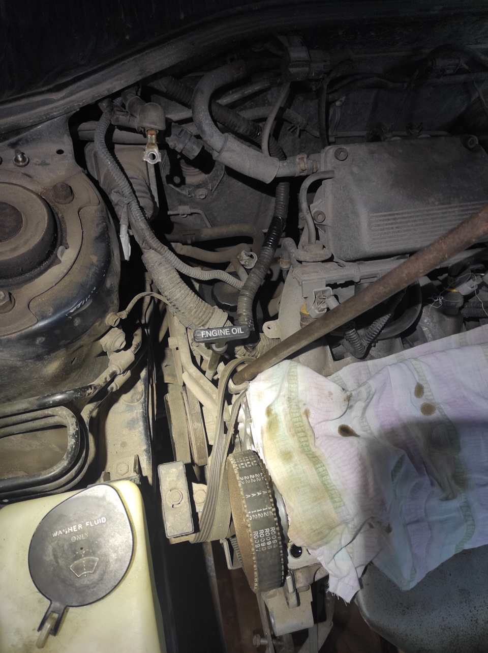 Фото в бортжурнале Toyota Carina E. Запчасти на фото: R0095, R0097