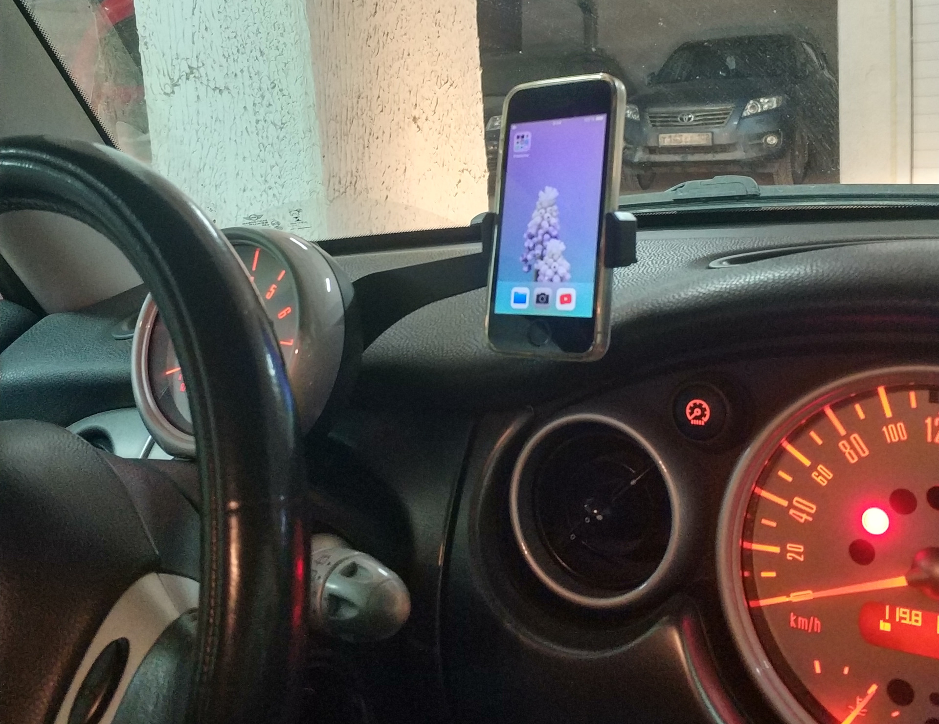 Коряга — крепление для телефона — MINI Cooper S Mk I, 1,6 л, 2002 года ...