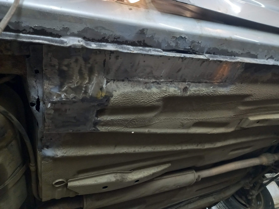 Заварил дно с пасажирской стороны — Lada Приора универсал