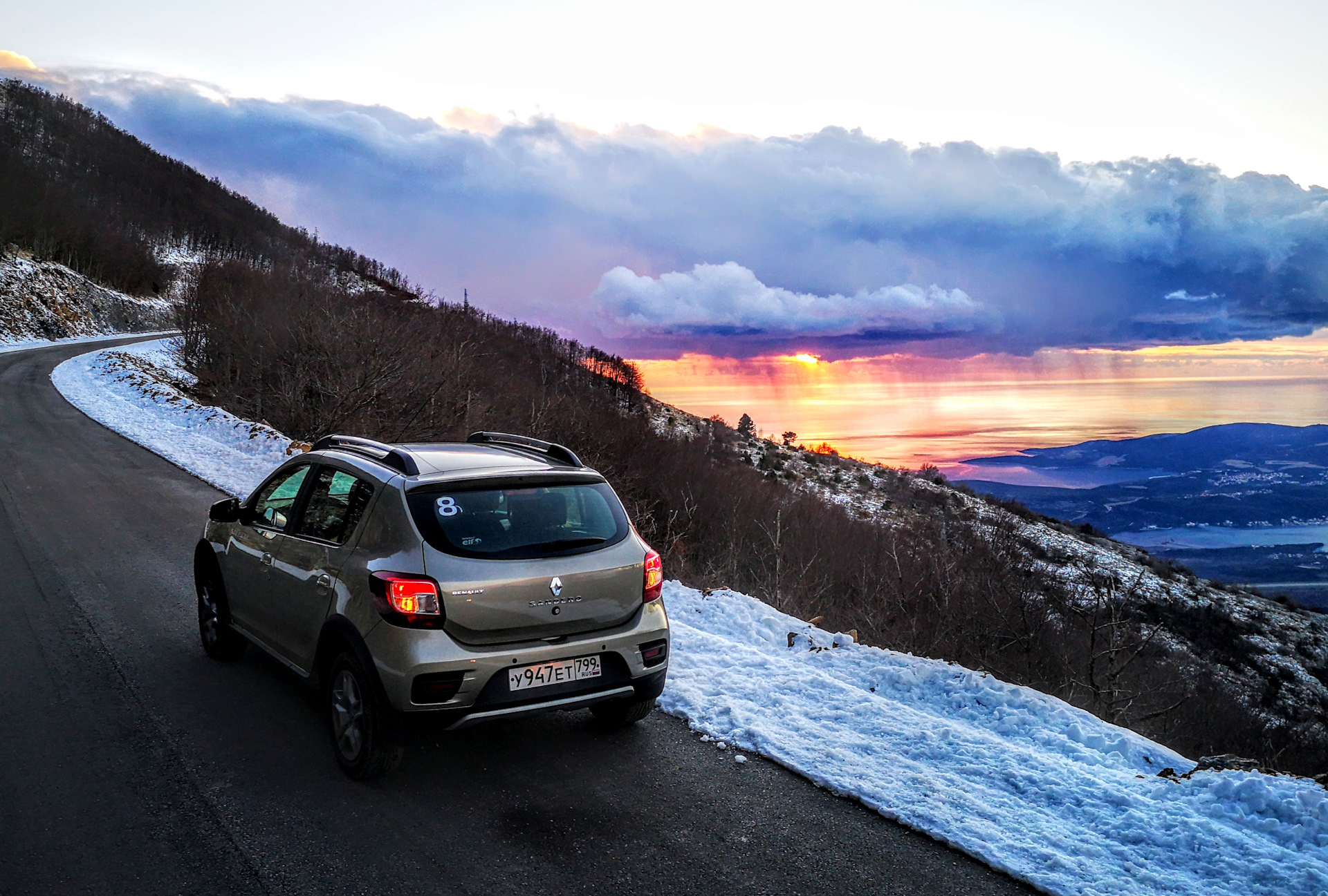 Renault sandero 2019 год. Новый степвей. Рено Сандеро степвей 2019. Renault Logan Stepway 2019. Сандеро степвей зима.