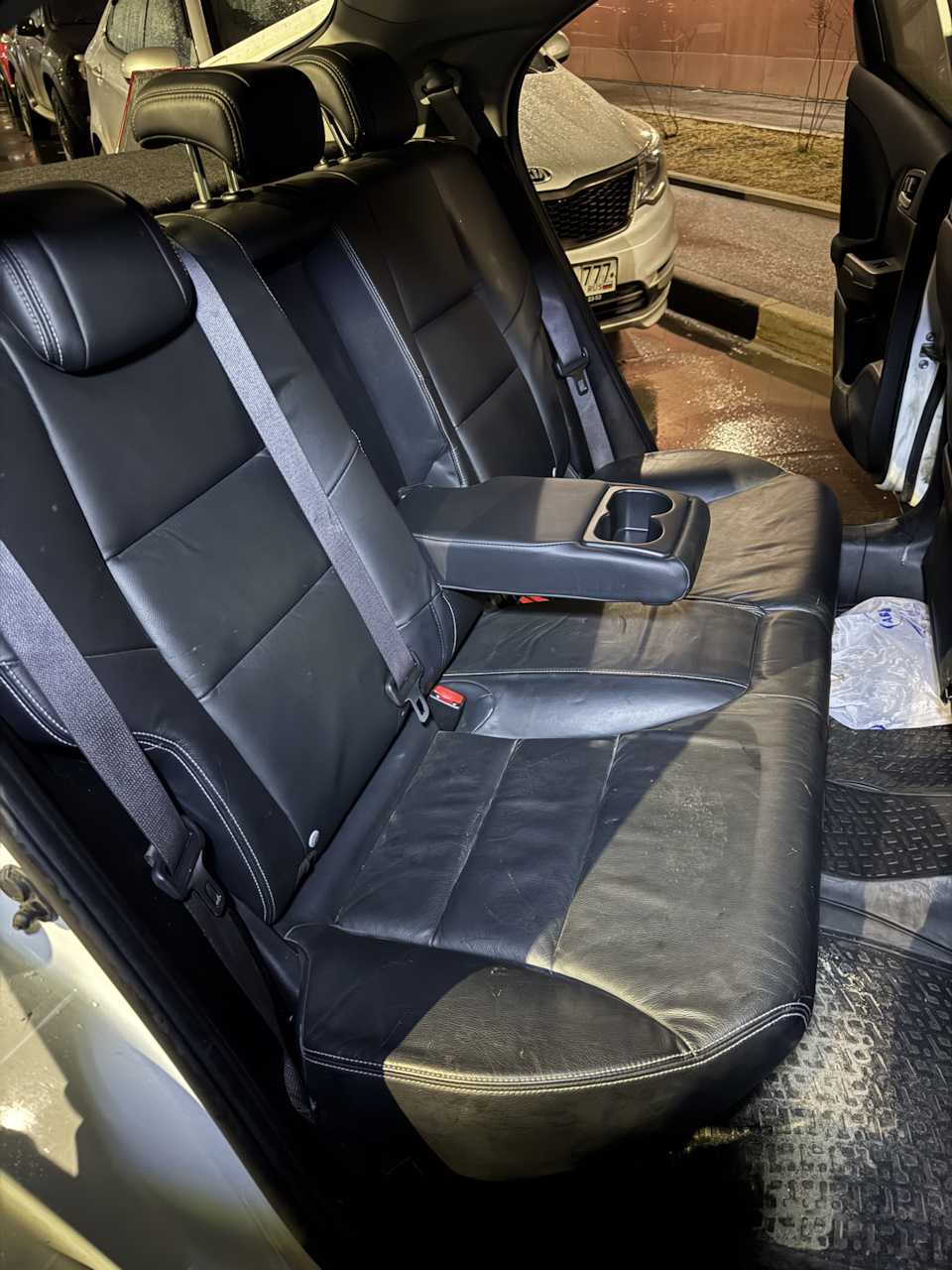 Дома, подстаканники очень нужная вещь — Honda Civic Hatchback (9G)