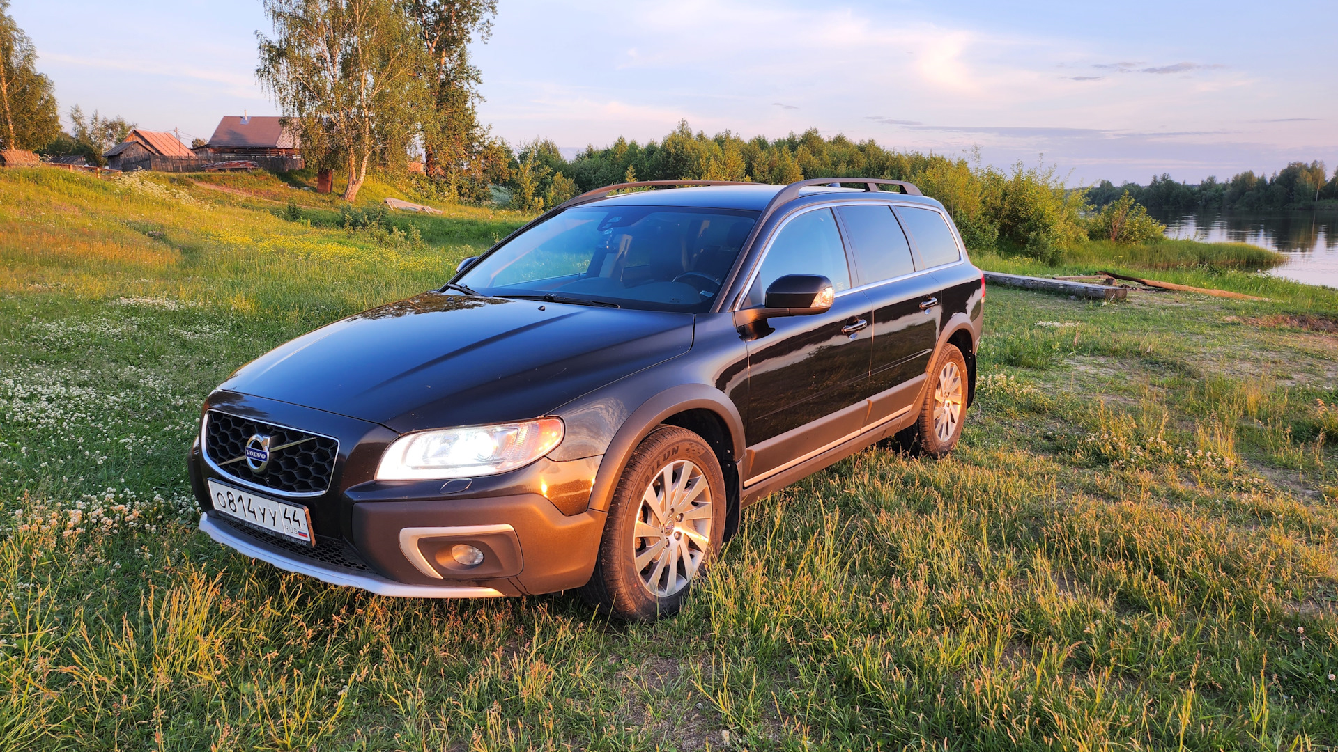 Продажа Volvo XC70 III 2014 (дизель, АКПП) — с историей обслуживания —  DRIVE2.RU