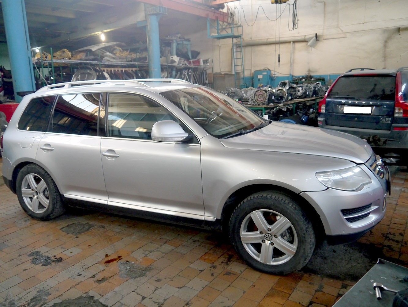 VW Туарег 3,0TDI 2008 с пробегом 147ткм на нашей разборке в Омске —  Topvag-Volvo на DRIVE2