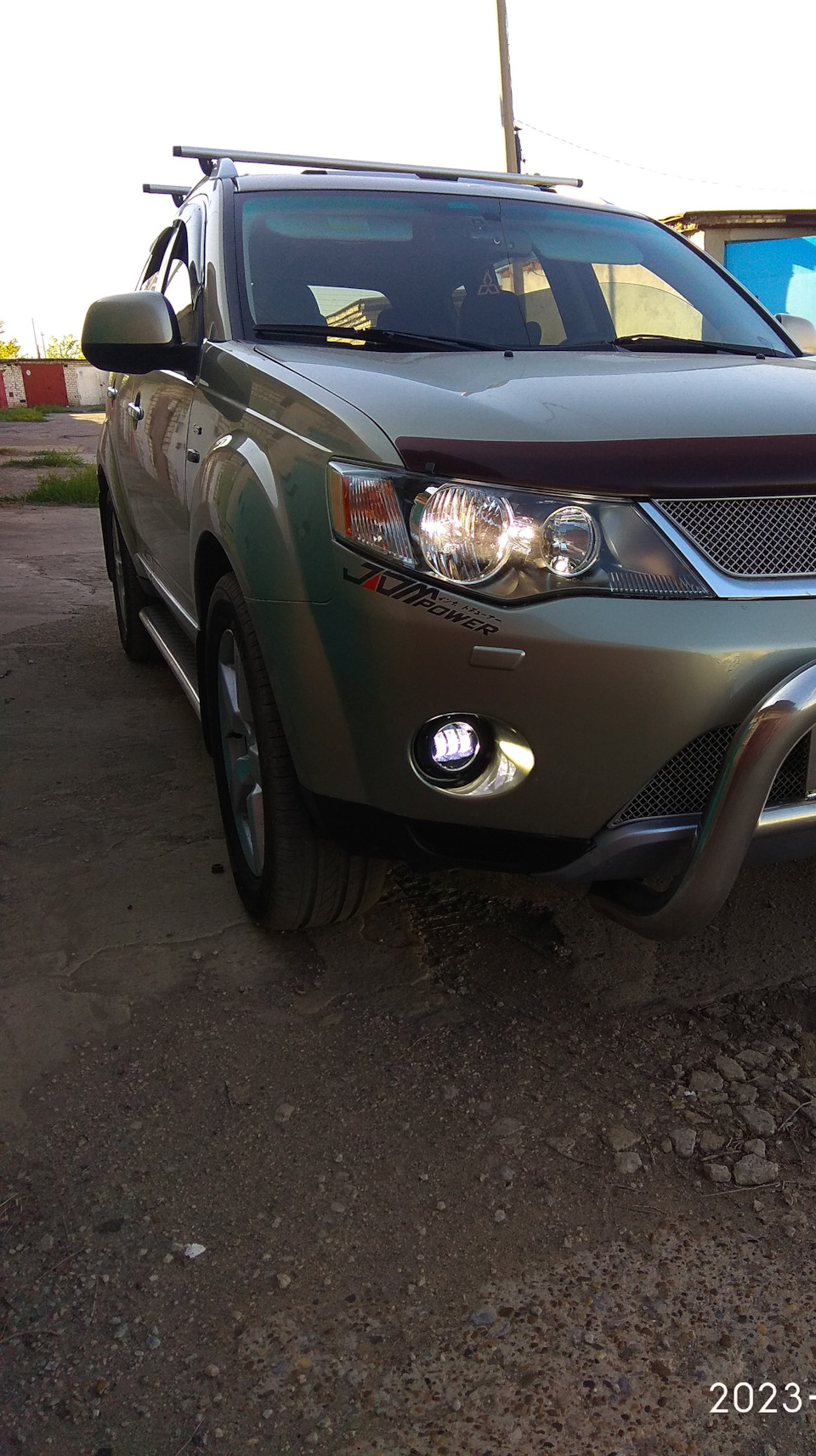 Светодиодные ПТФ — Mitsubishi Outlander XL, 3 л, 2007 года | аксессуары |  DRIVE2