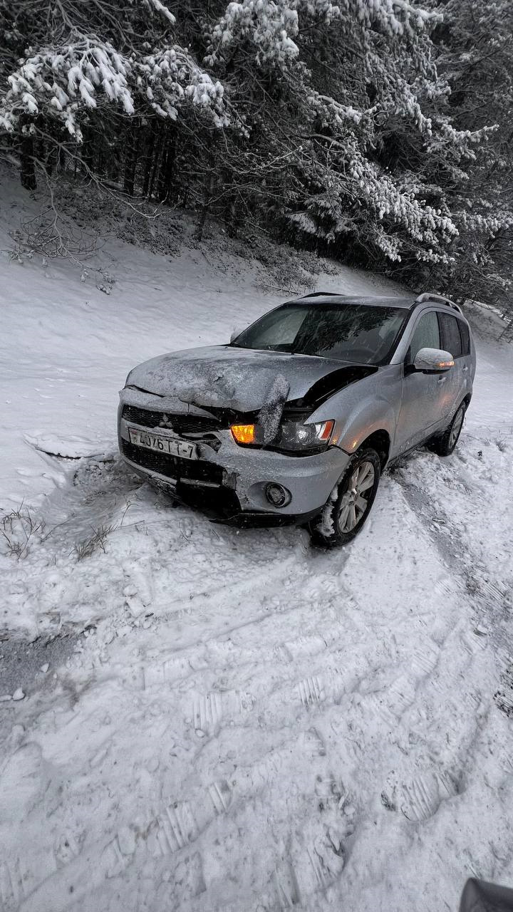 ДТП под Новый год — Mitsubishi Outlander XL, 2,4 л, 2009 года | кузовной  ремонт | DRIVE2