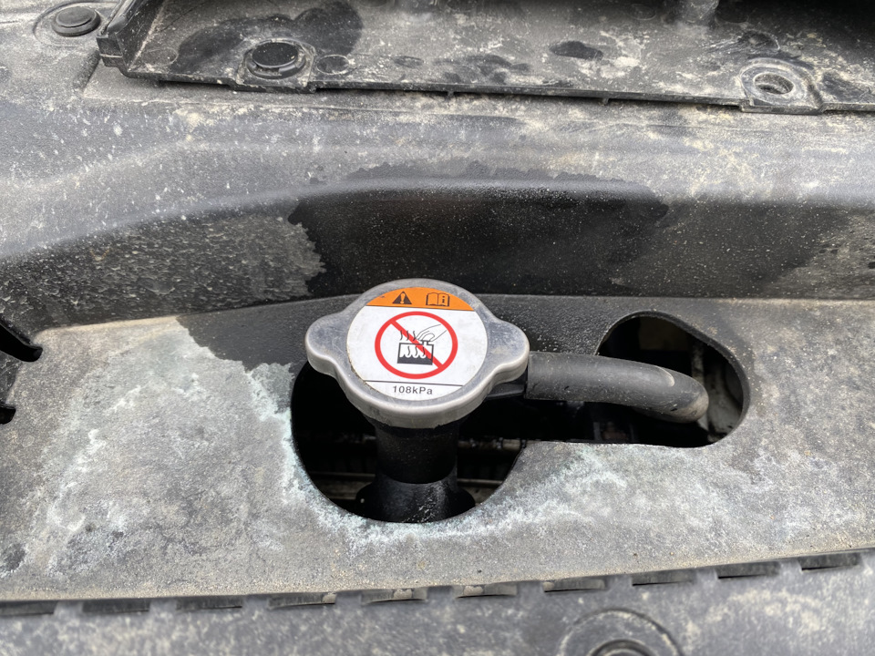 Устранение течи радиатора CVT — Mitsubishi Outlander (3G), 2,4 л, 2015 ...