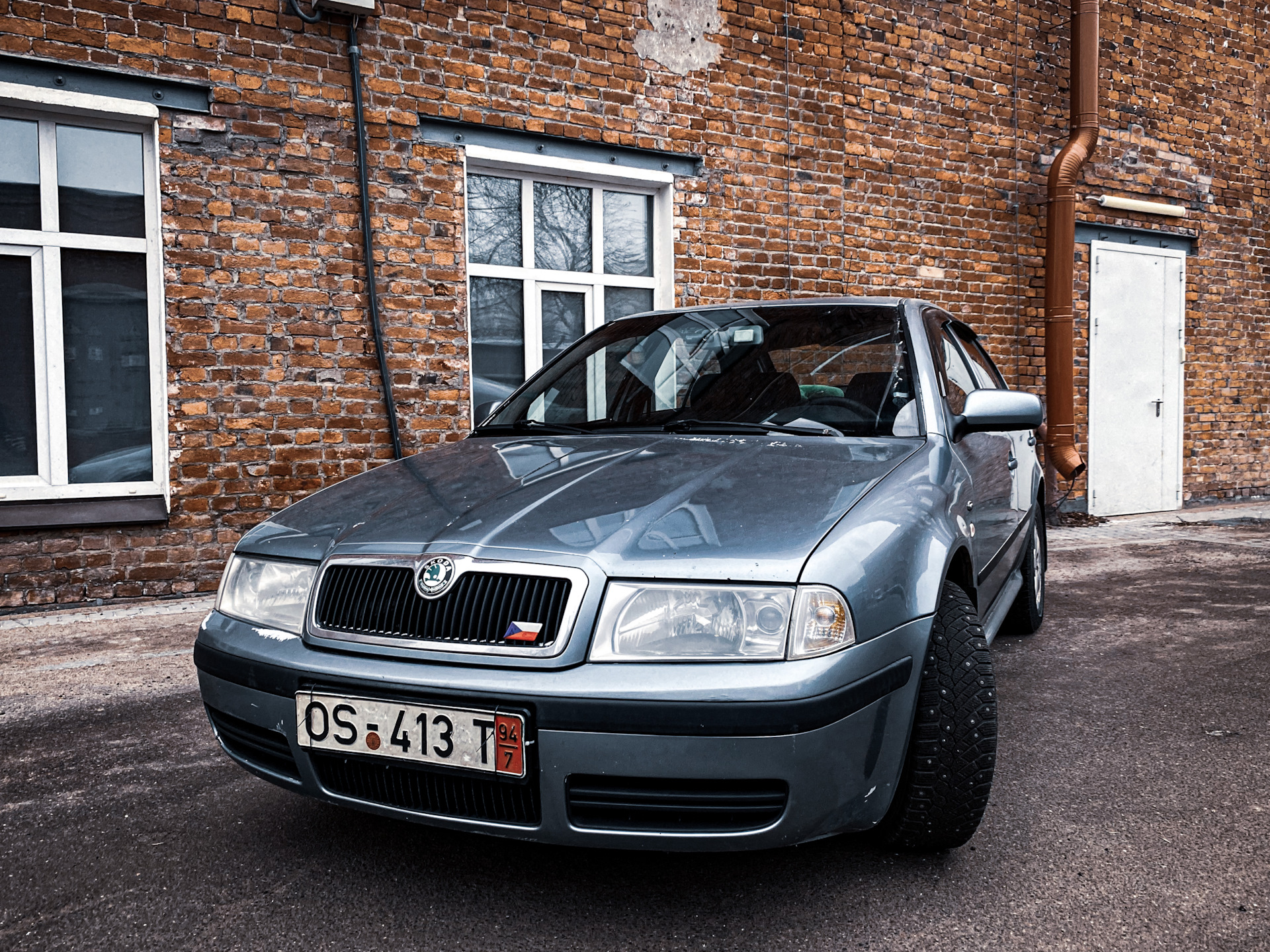 66. Медаль на решетку радиатора 🥇 — Skoda Octavia A4 Mk1, 1,8 л, 2003 года  | своими руками | DRIVE2