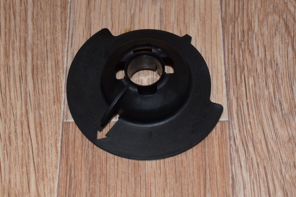 Тарелка задней пружины FORD 1 746 658 — Ford Fiesta (Mk VI). Запчасти на фото: 1746658