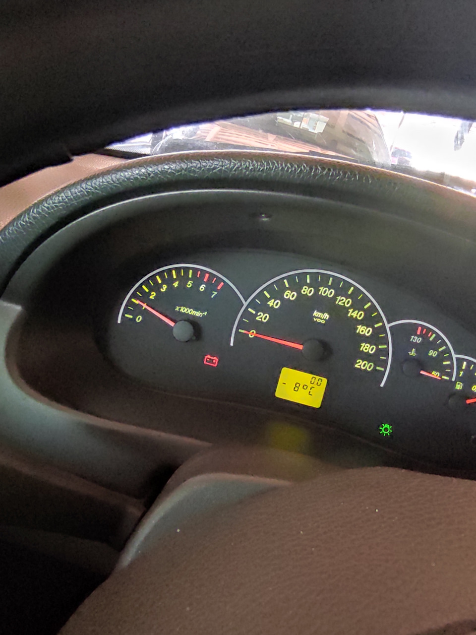 Горит значок "Зарядка" на приоре — DRIVE2