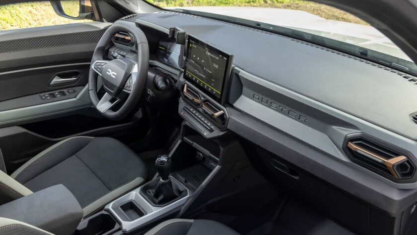 появилась разработанная компанией Dacia система крепления Youclip для телефона, напитков, фонаря… — Renault Duster (2G)