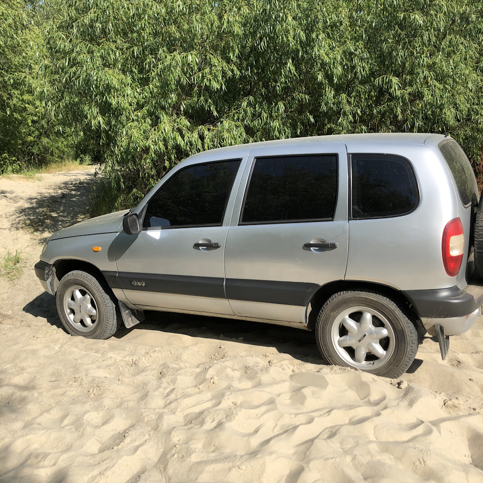 Деревянная полка — Chevrolet Niva, 1,7 л, 2008 года | тюнинг | DRIVE2