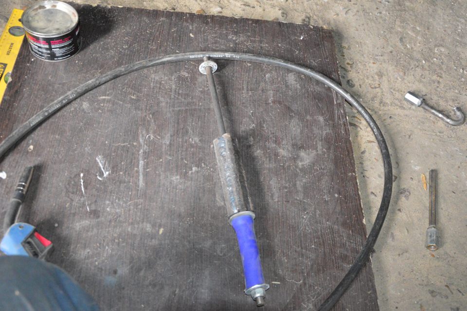 5 — Lada 2120 Надежда