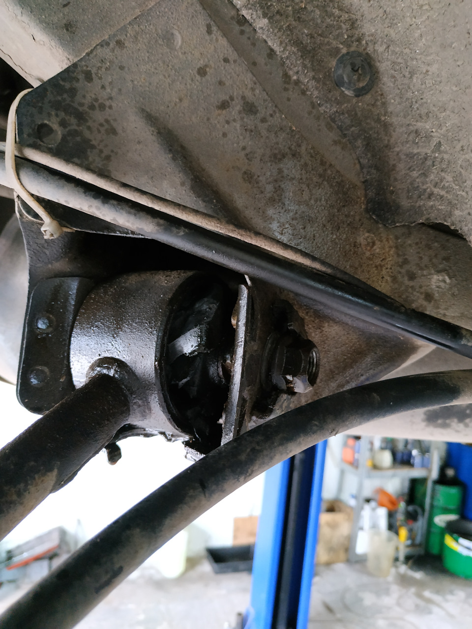 Глухой стук сзади (решено) — Chevrolet Epica, 2,5 л, 2007 года ...