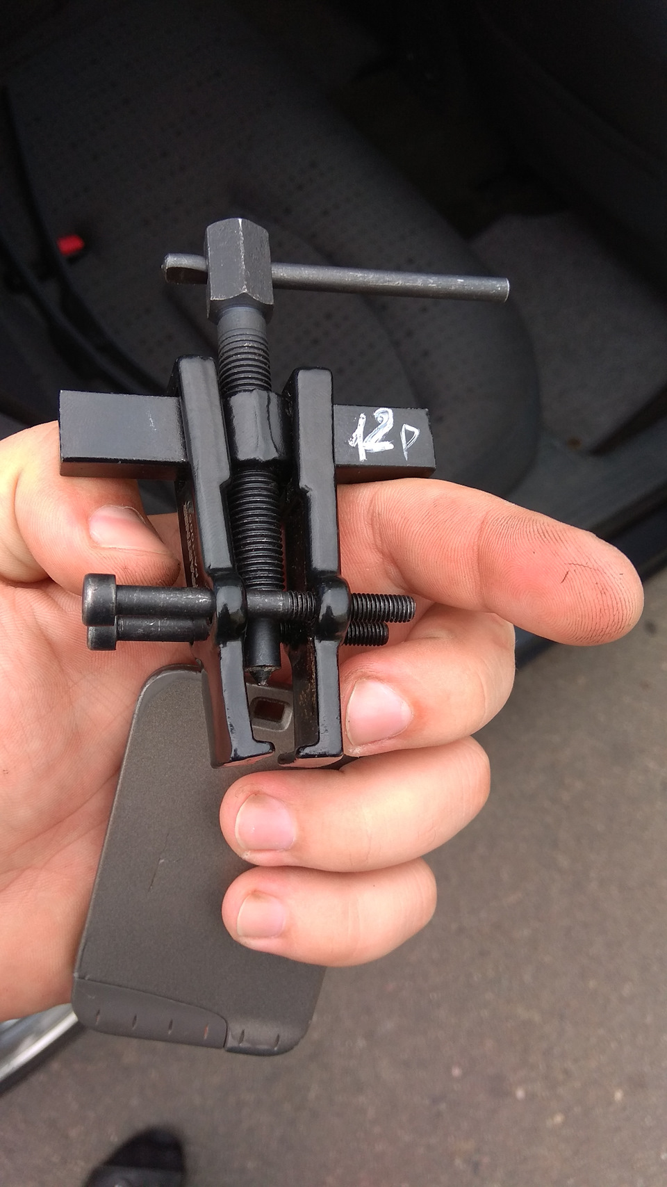 Покраска поводков дворников — Renault Laguna II, 1,9 л, 2004 года ...