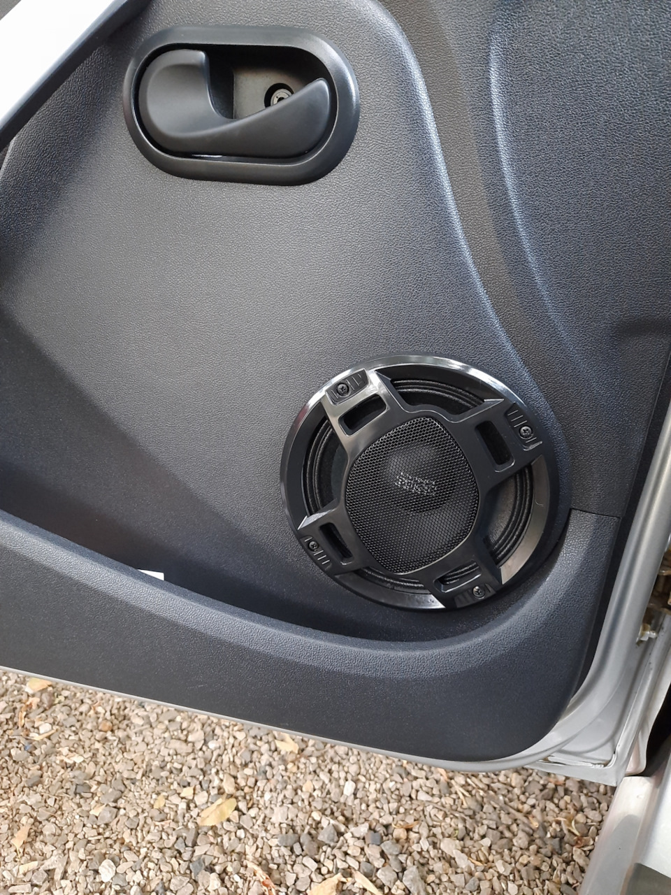 Музыка — Lada Ларгус, 1,6 л, 2018 года | автозвук | DRIVE2