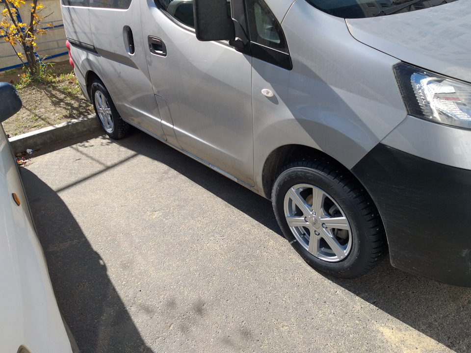 Зимний комплект. Установка. — Nissan NV200, 1,6 л, 2016 года | колёсные ...