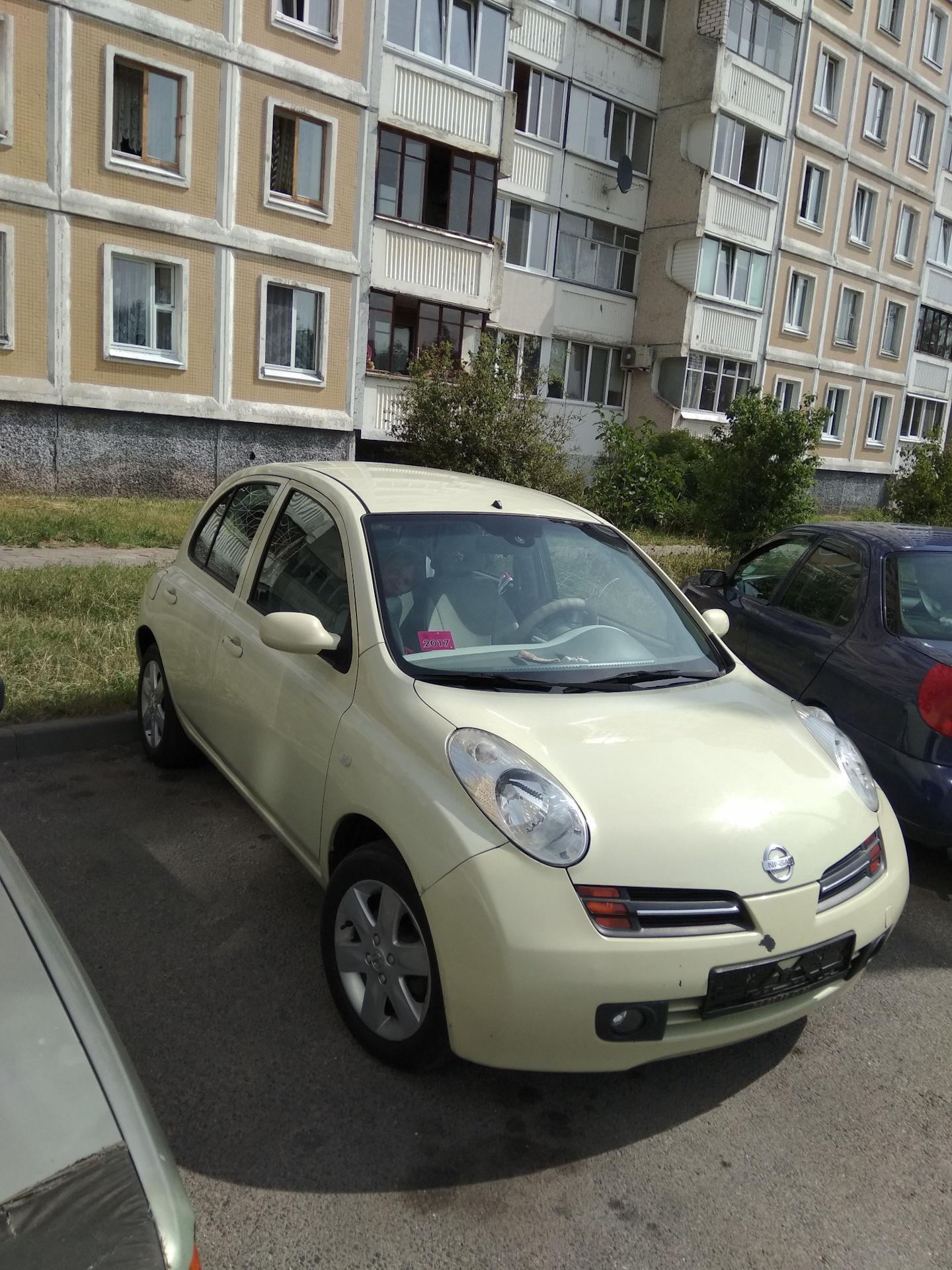 Nissan Micra Р¶РµР»С‚С‹Р№