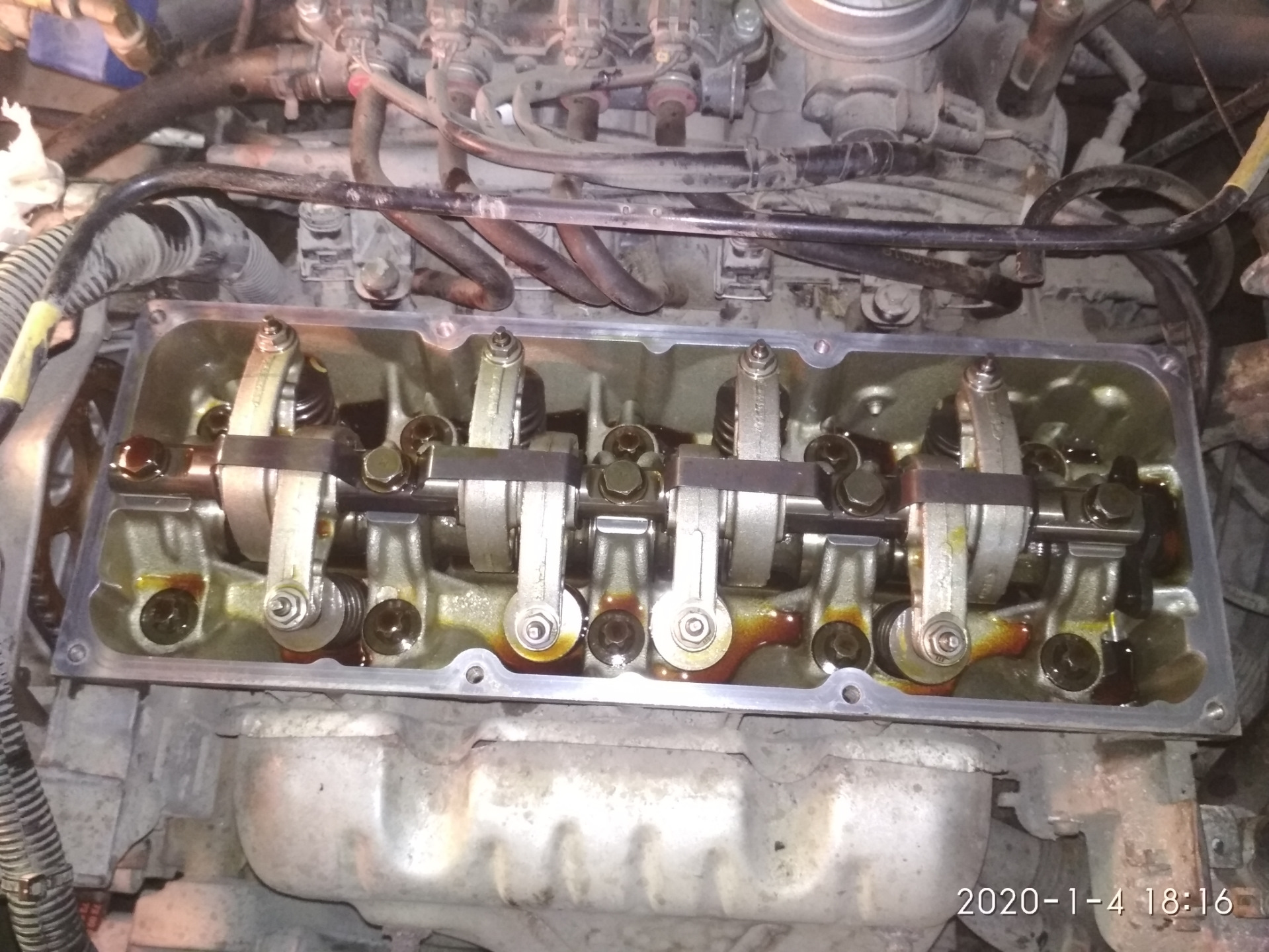 Двигатель. — Lada Ларгус, 1,6 л, 2013 года | плановое ТО | DRIVE2