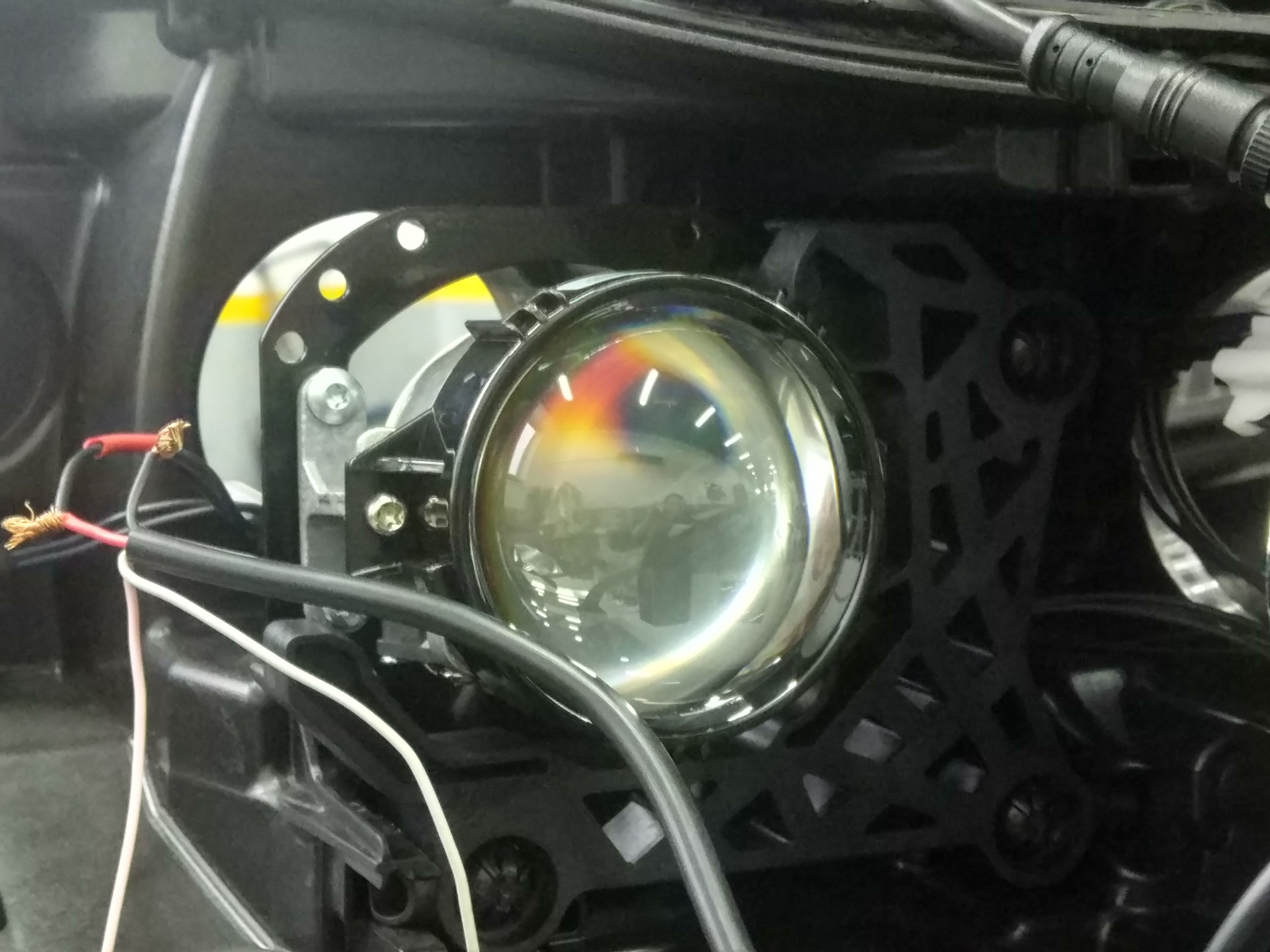 Bi led lens. Bi led ПТФ Opel Corsa. Оптима адаптив 2.8. Переходная рамка линзы Skoda Superb. Шкода Суперб 3 bi led линзы.