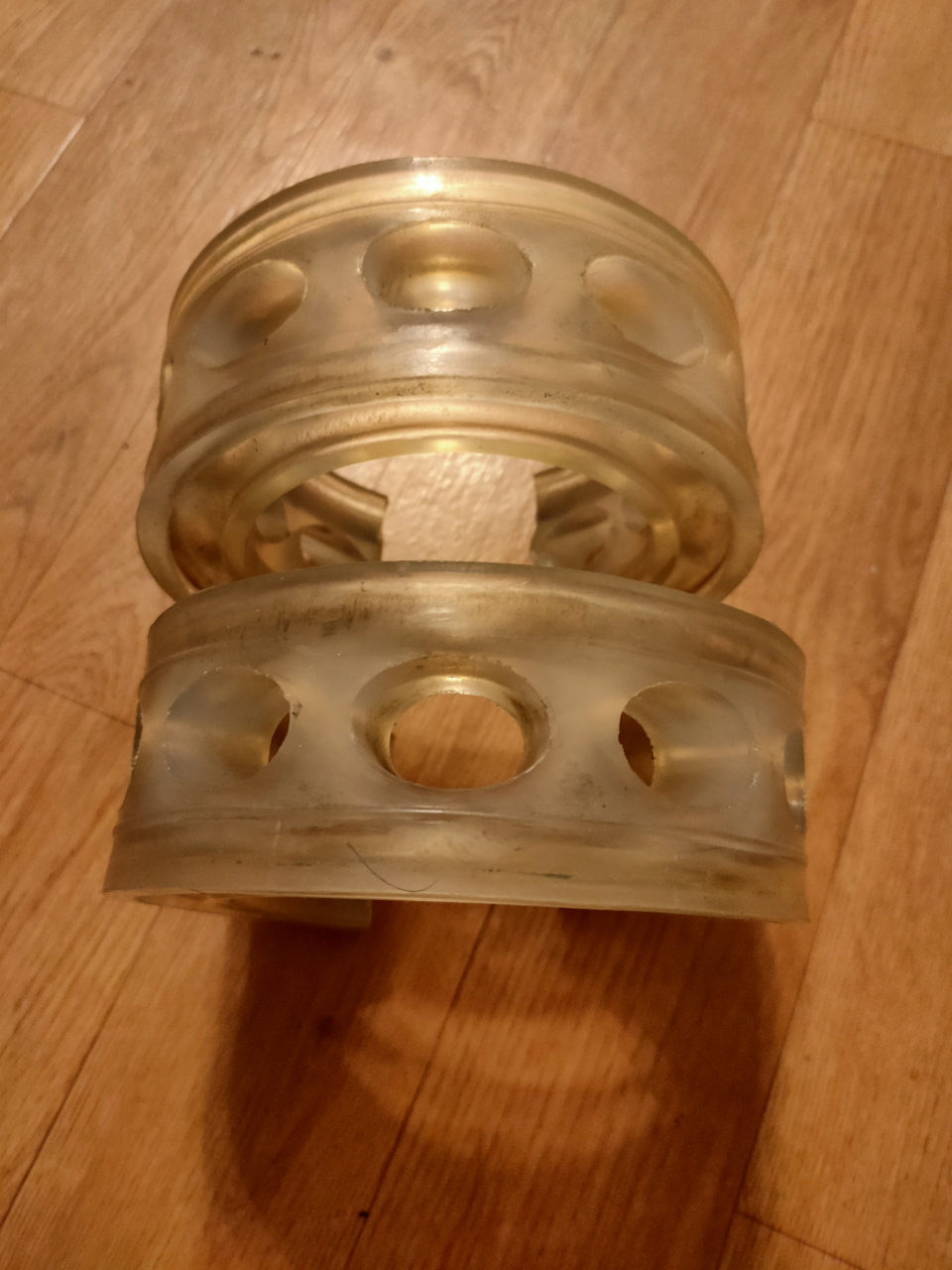 Замена отбойников задних амортизаторов — Volvo XC60 (1G), 2,4 л, 2009 ...