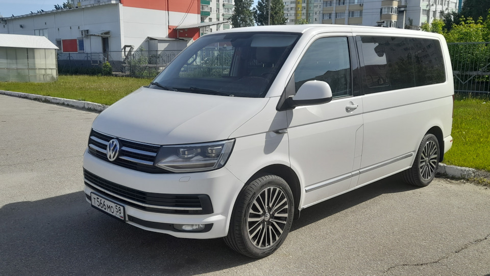 Volkswagen Multivan Семейный bus