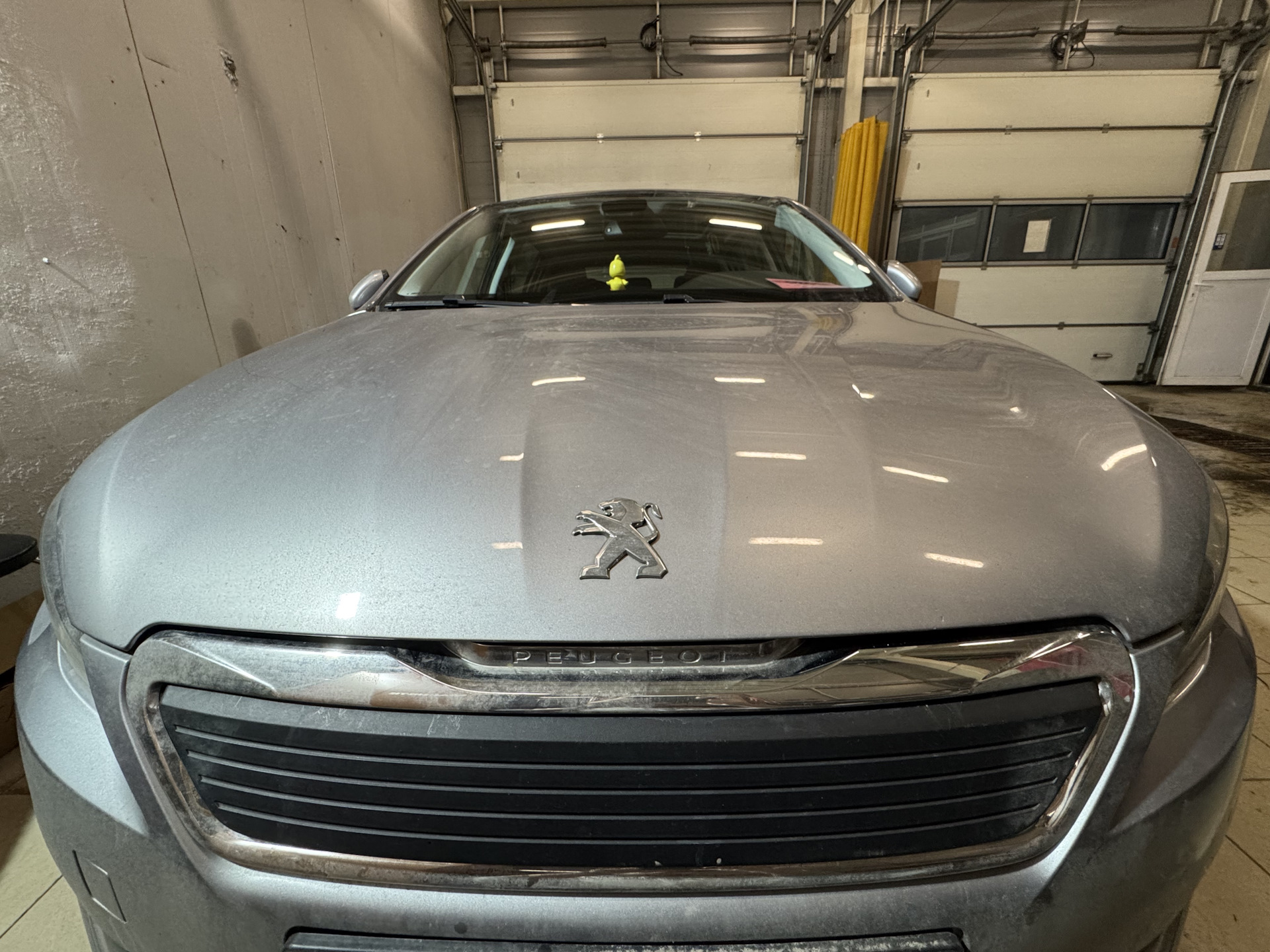 Зимняя заглушка — Peugeot 308 (2G), 1,6 л, 2014 года | аксессуары | DRIVE2