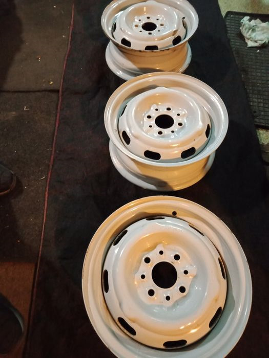 Три новых диска производства Ваз от Ваз 2101 37 мм под бескамерную ...