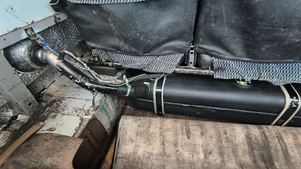 Установка бака от газели в салон. — УАЗ 31519, 2,9 л, 1998 года ...