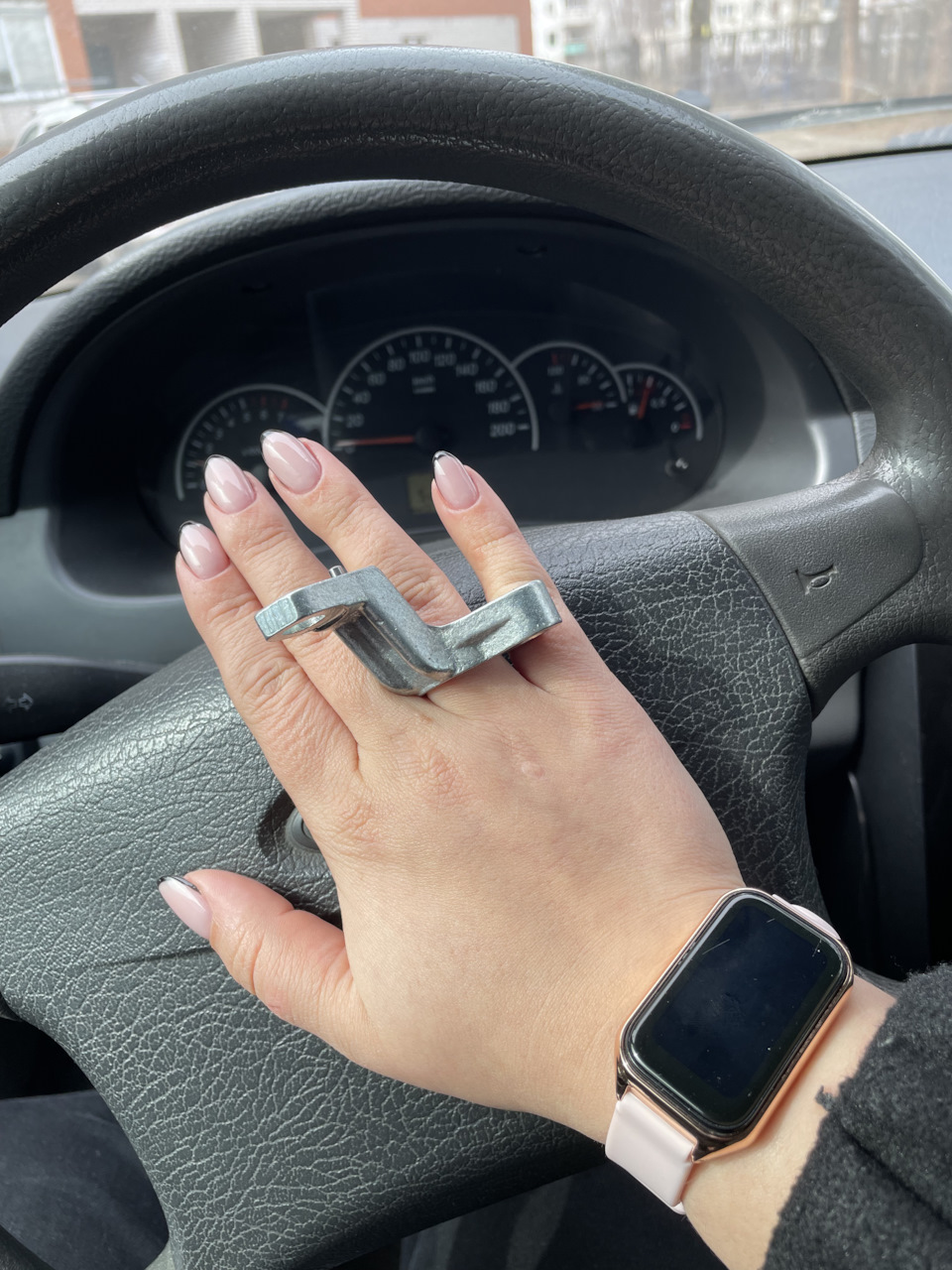 Отличное колечко на повседневный лук🤭. — Lada Приора хэтчбек