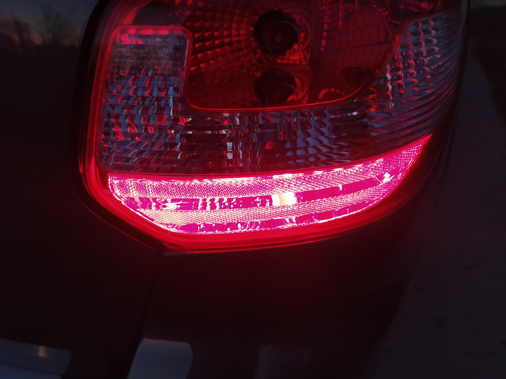 Хромированные лампы поворотов AVS & Красные LED Narva в габариты — Lada ...
