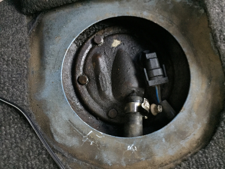 Откуда бензин сверху бензобака? — Daewoo Nexia, 1,5 л, 1998 года ...