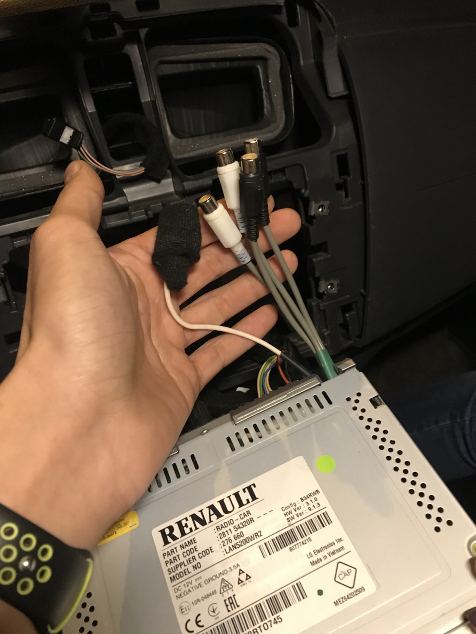 281154320R Автомагнитола RENAULT | Запчасти на DRIVE2