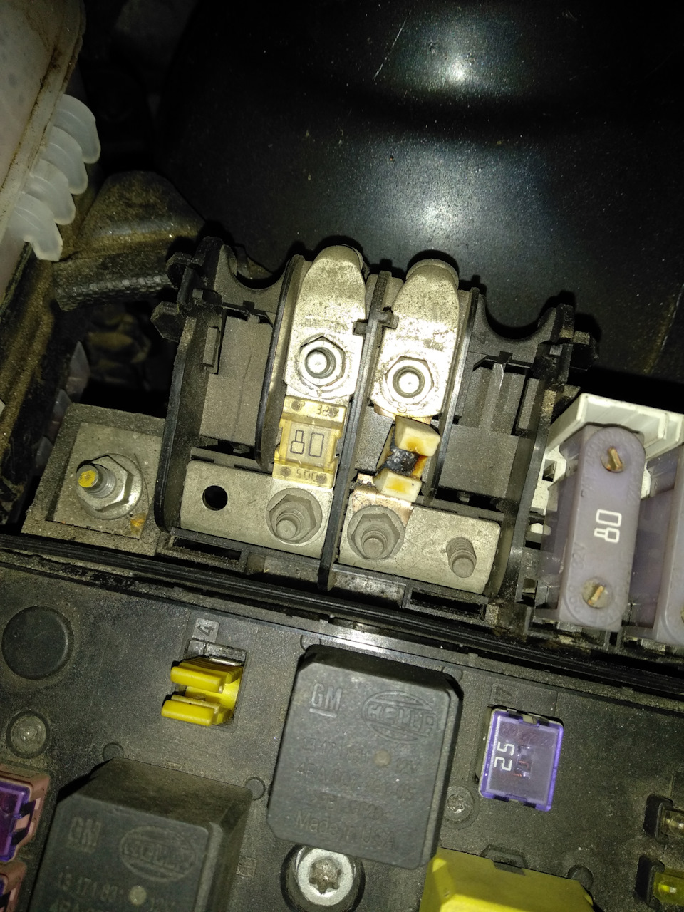 Блок реле zafira опель. Шкода фабия 1. Предохранители мазда 6 gh. Предохранитель гур. Предохранитель гур.