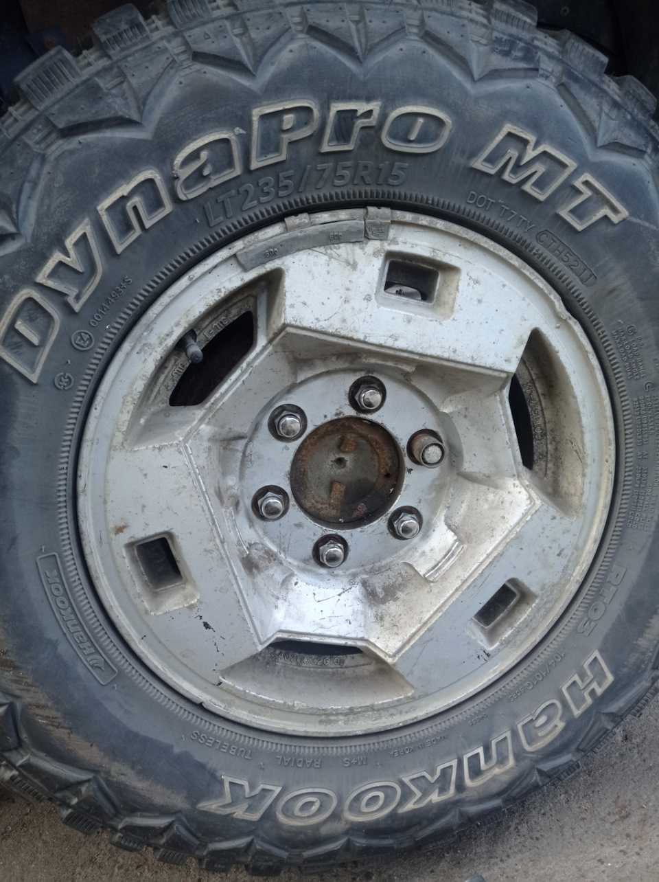 Ищу колпак под оригинал диски, задний — Nissan Terrano I, 2