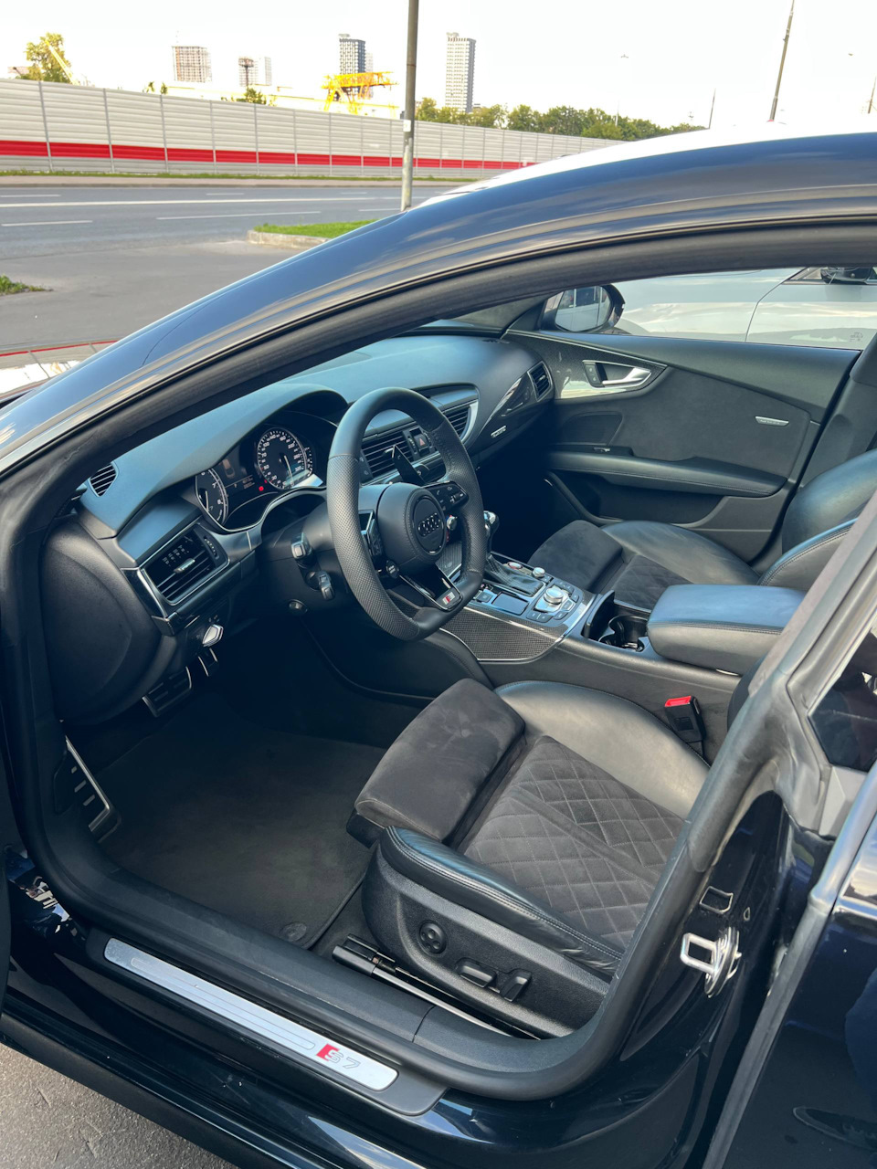 Фото в бортжурнале Audi S7 (1G)