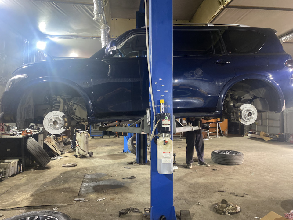 Фото в бортжурнале Infiniti QX80
