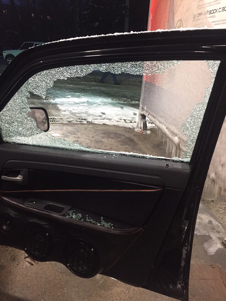 Запотевшее стекло в машине. Потеет стекло в приоре. Потеют окна приора. Потеет стекло в приоре. Датчик запотевания стекла.