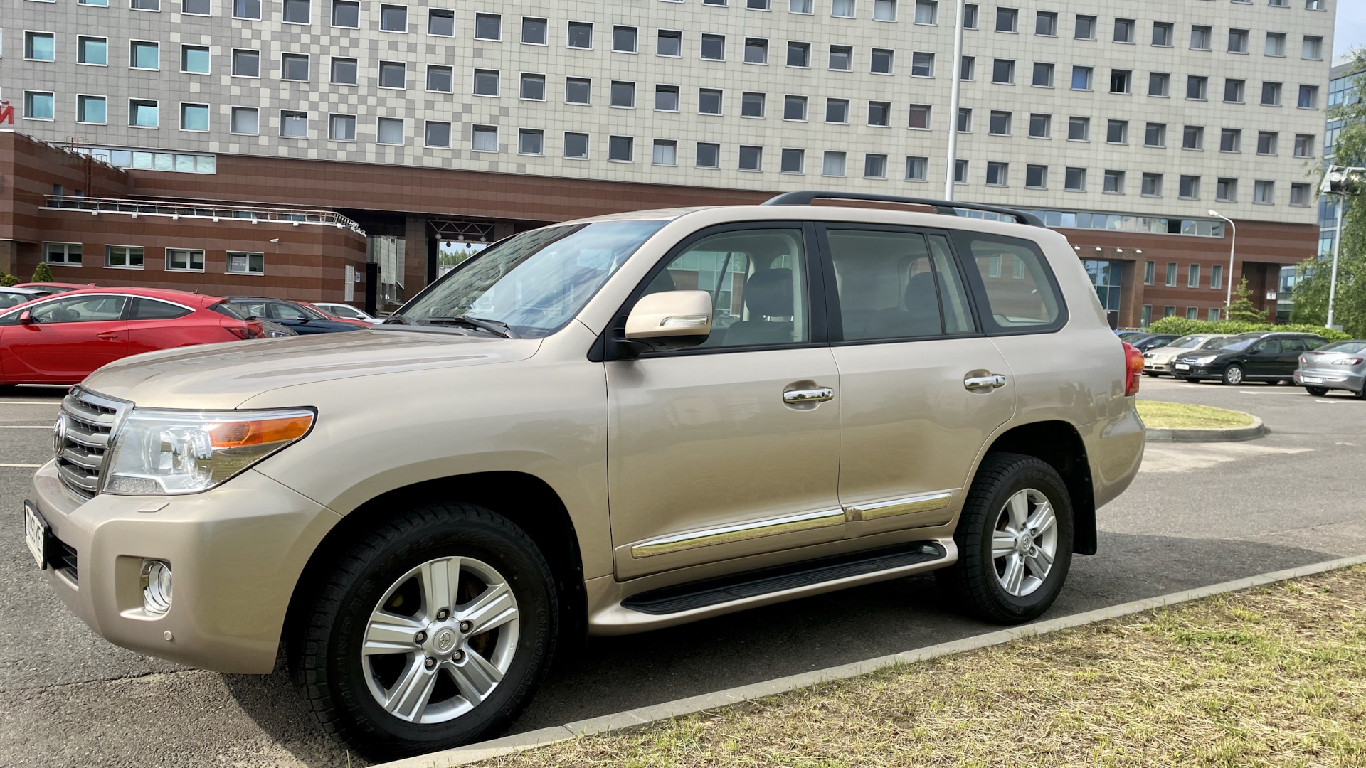 Toyota Land Cruiser 200 4.6 бензиновый 2013 | на DRIVE2