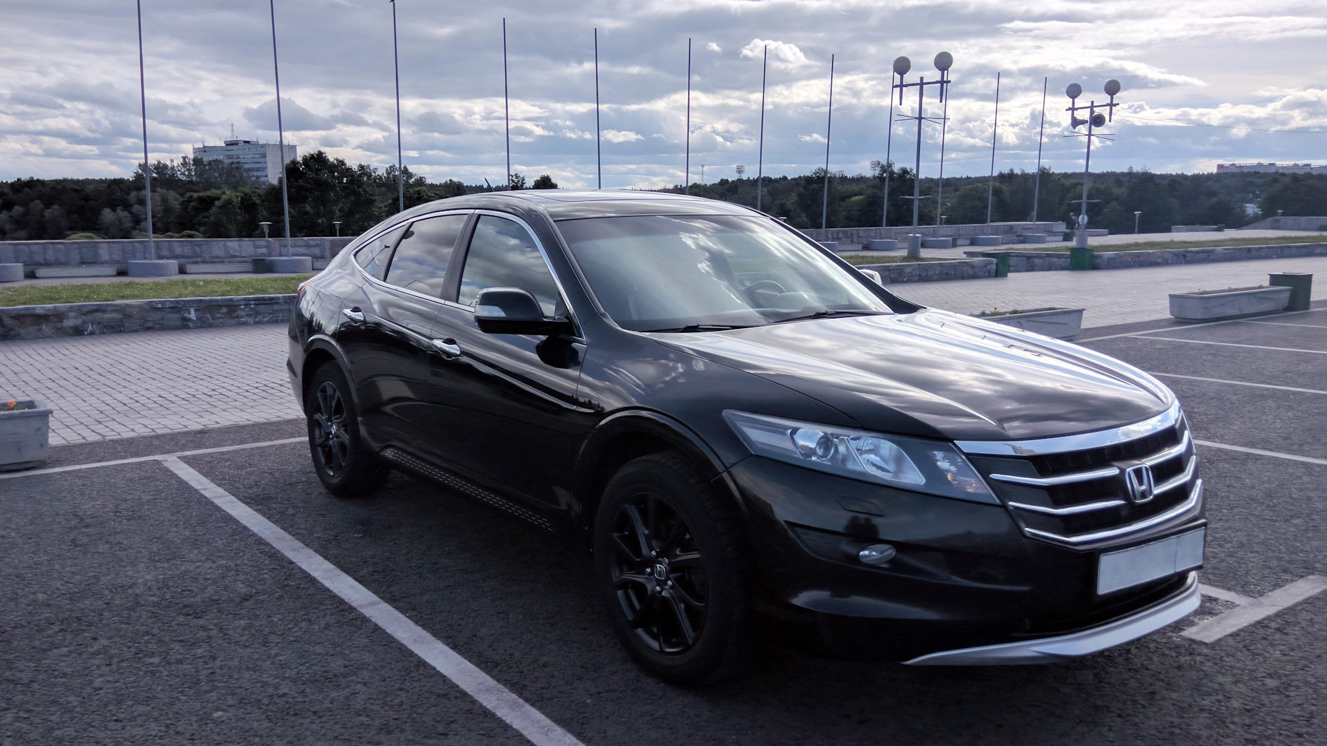 Honda Crosstour stance